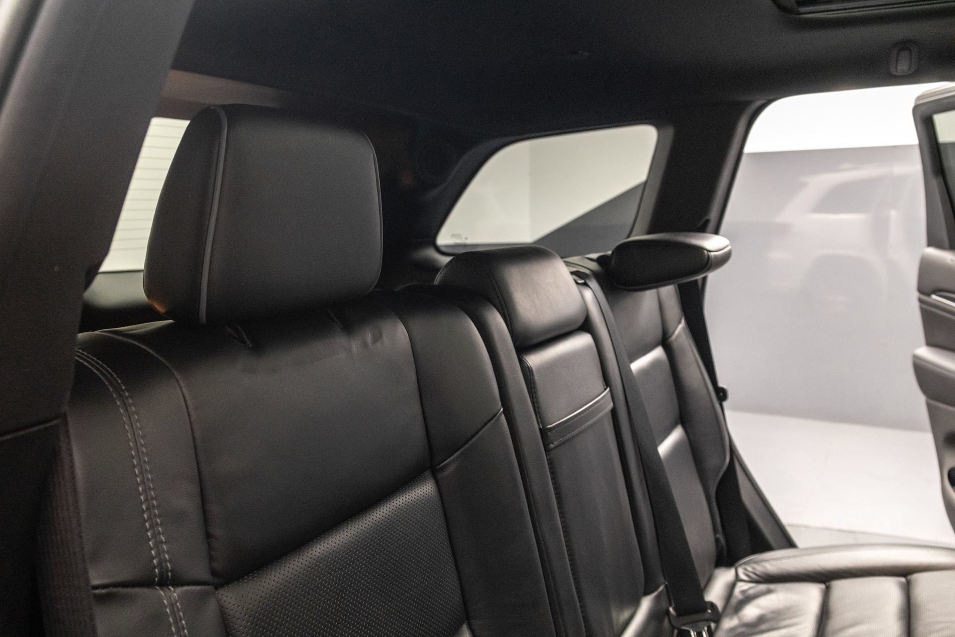 Used 2019 Jeep Grand Cherokee Overland AWD/4WD image 31