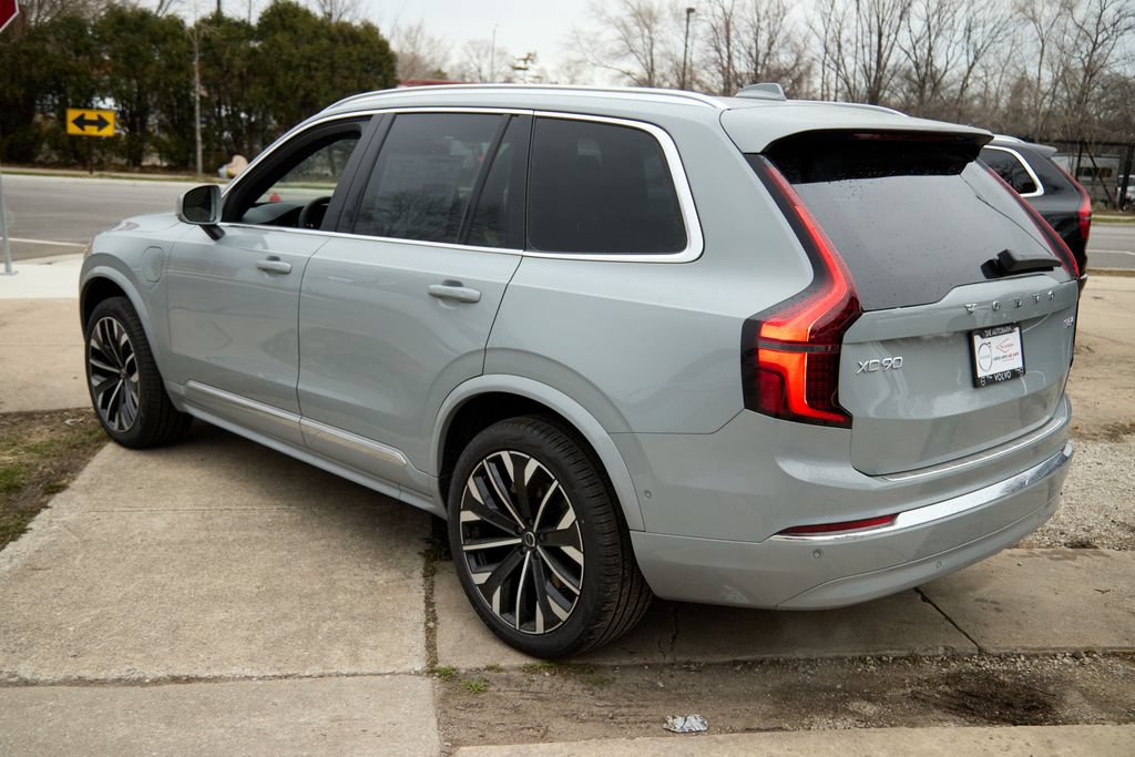 New 2026 Volvo XC90 T8 Plus w/ Protection Package Premier AWD/4WD image 7