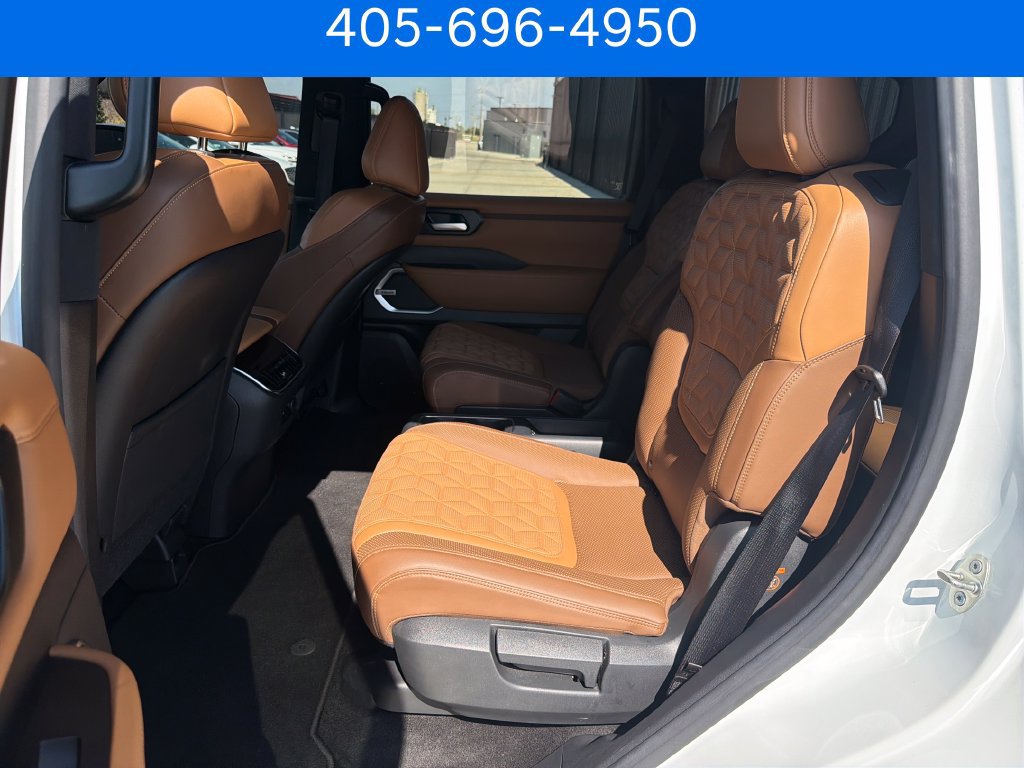 Used 2025 Nissan Armada Platinum Reserve AWD/4WD image 16