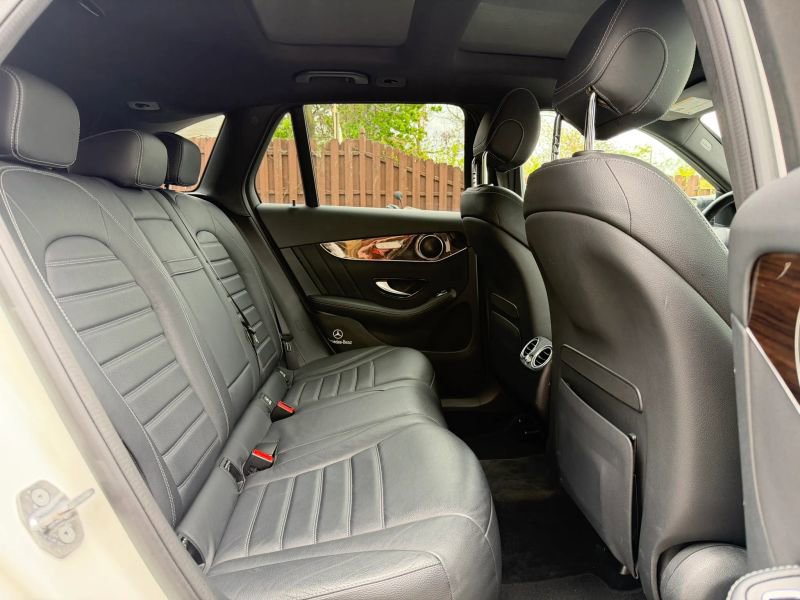 Used 2019 Mercedes-Benz GLC 300 4MATIC image 25