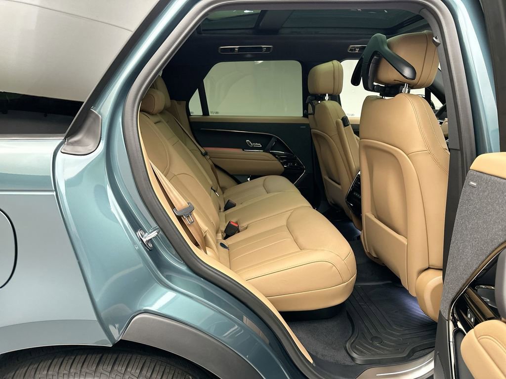 New 2025 Land Rover Range Rover Sport SE image 6