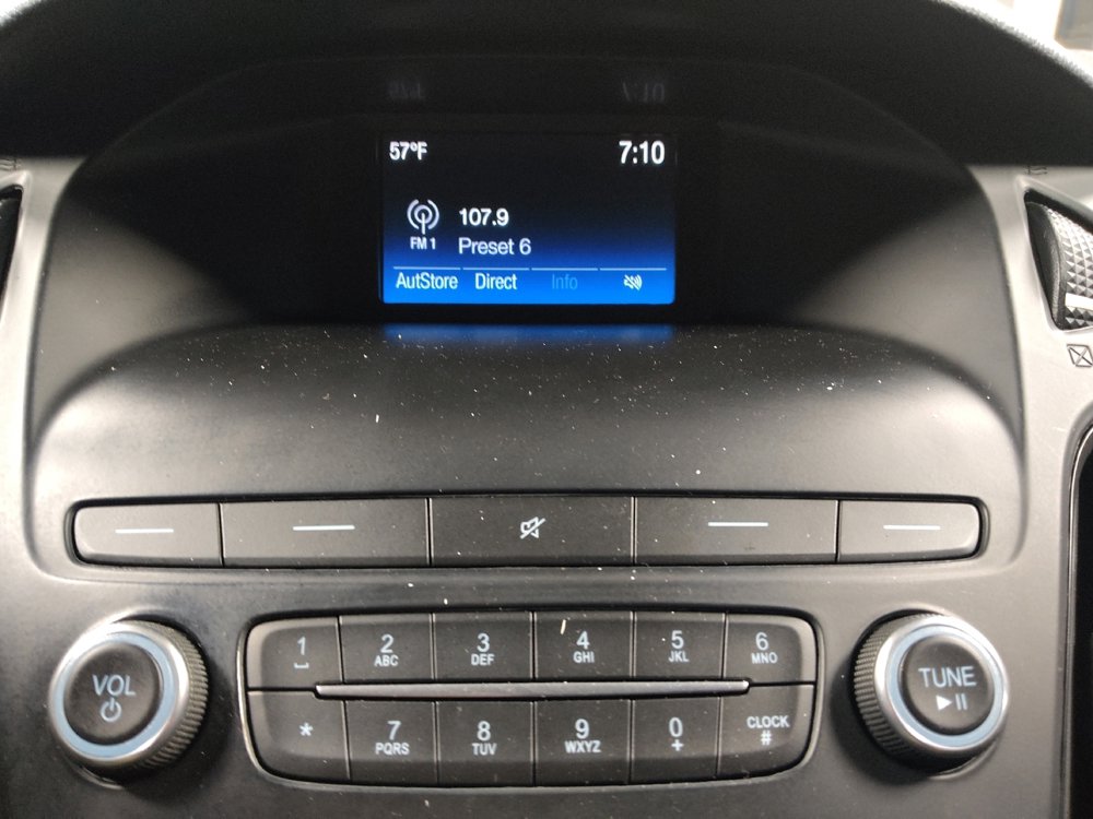 Used 2018 Ford Focus SE image 25