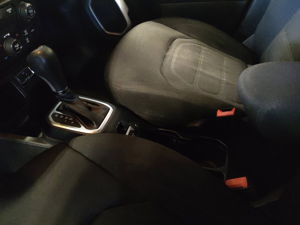 Used 2020 Jeep Renegade Latitude FWD image 26