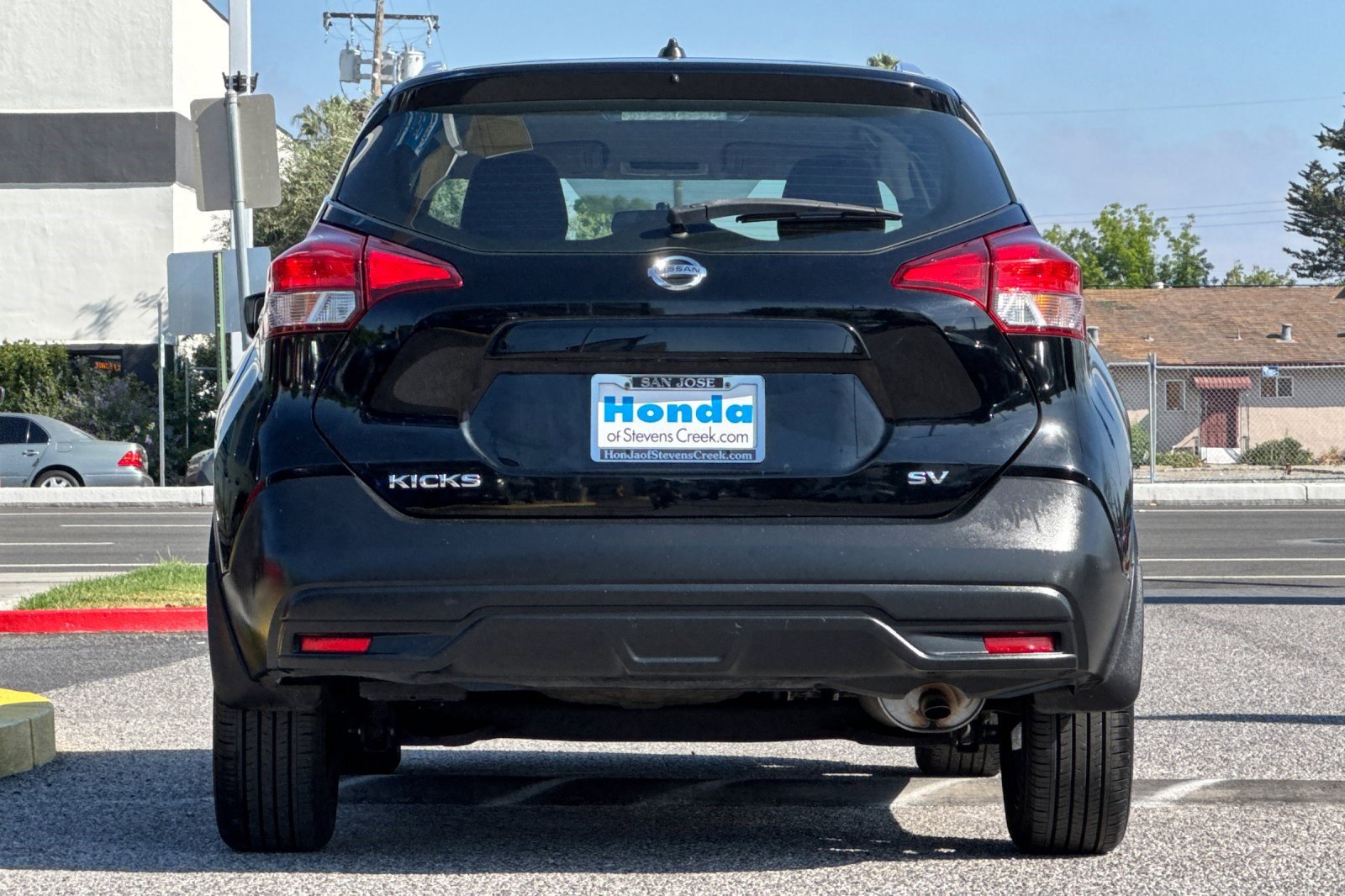 Used 2019 Nissan Kicks SV image 9