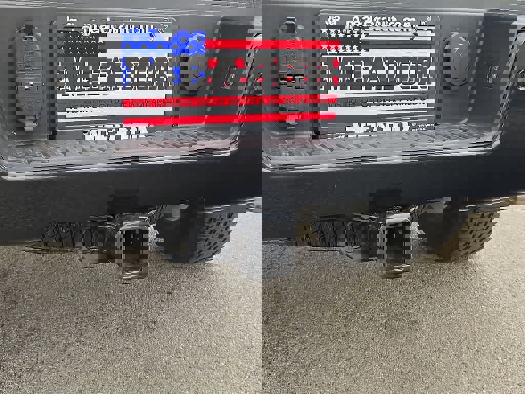 Used 2016 Chevrolet Silverado 1500 High Country image 38