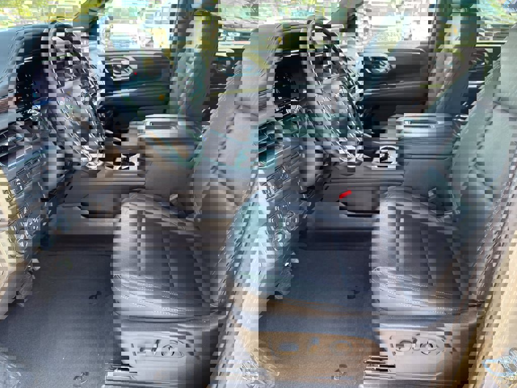 Used 2024 Chevrolet Suburban LT image 12