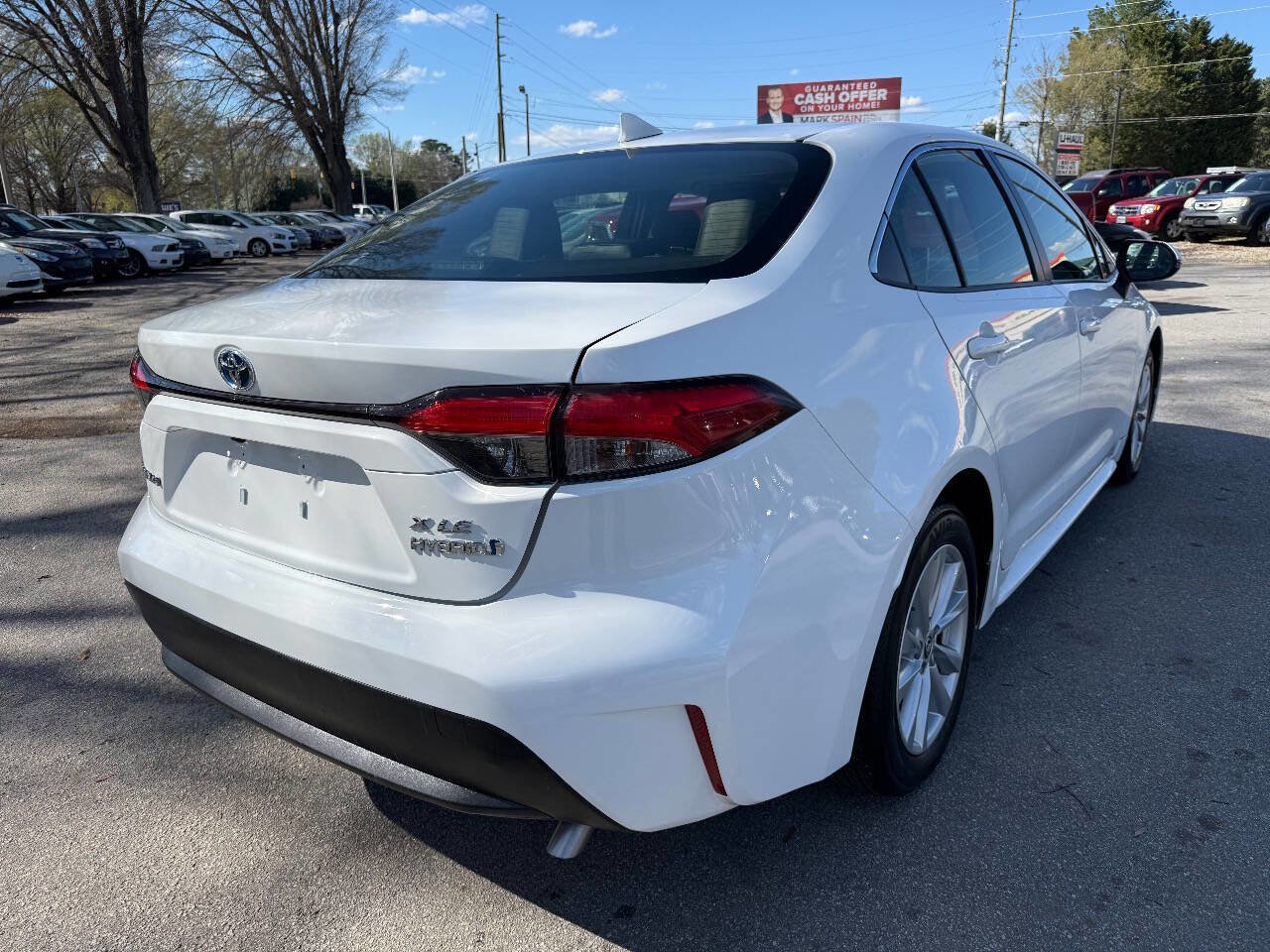 Used 2023 Toyota Corolla XLE image 6