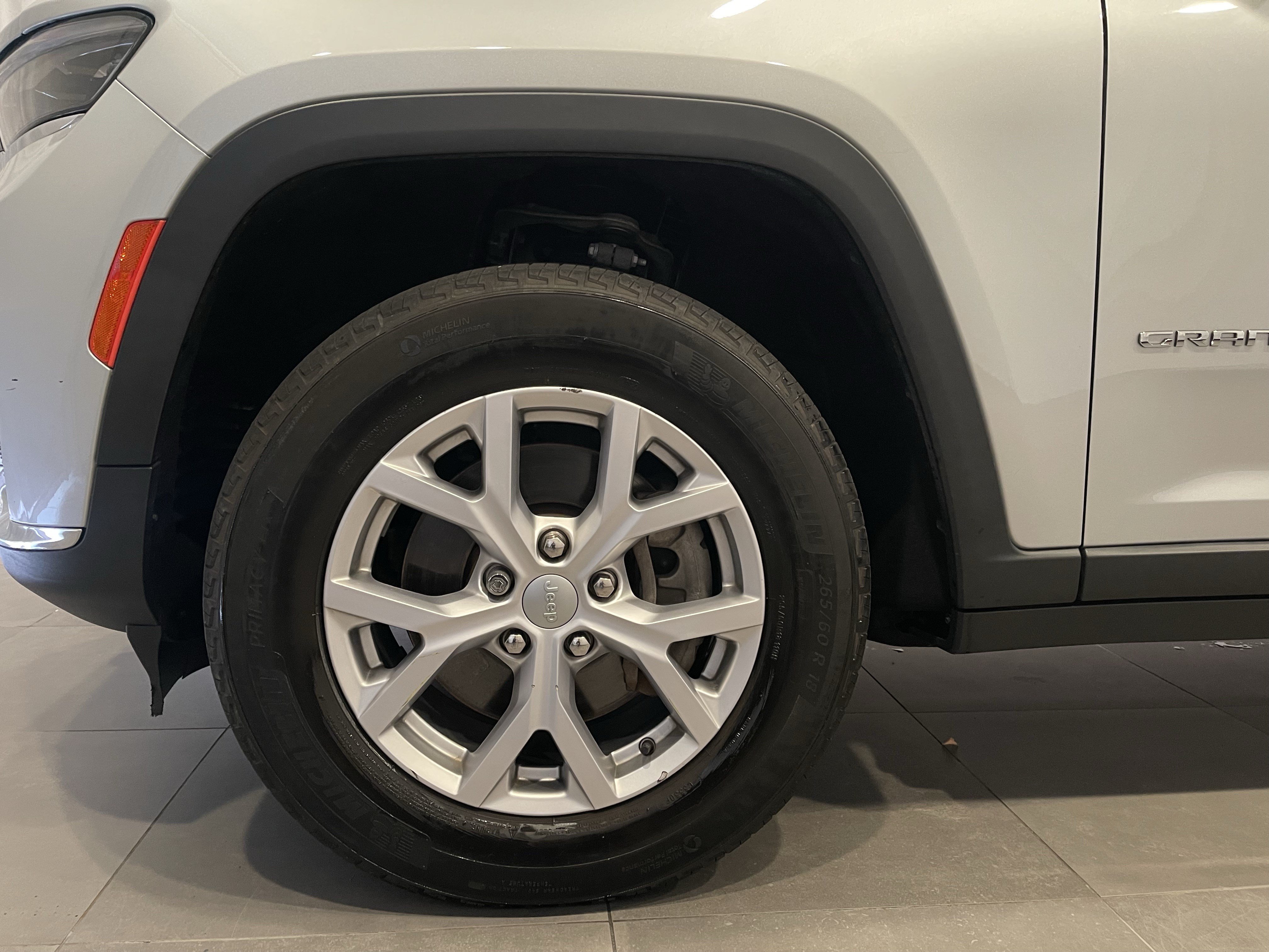 Used 2022 Jeep Grand Cherokee L Limited AWD/4WD image 7