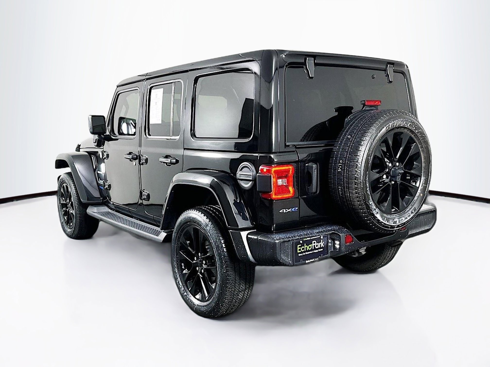 Used 2021 Jeep Wrangler Sahara w/ Cold Weather Group image 5