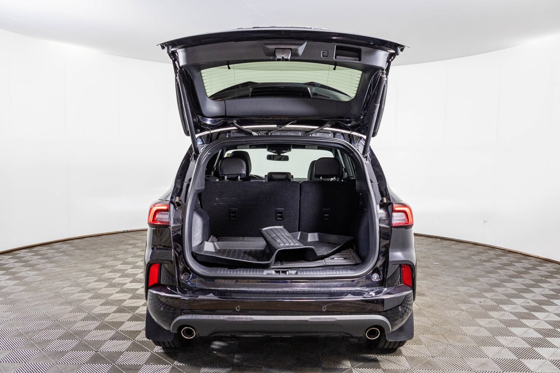 Used 2024 Ford Escape ST-Line Elite w/ Premium Technology Package AWD/4WD image 44