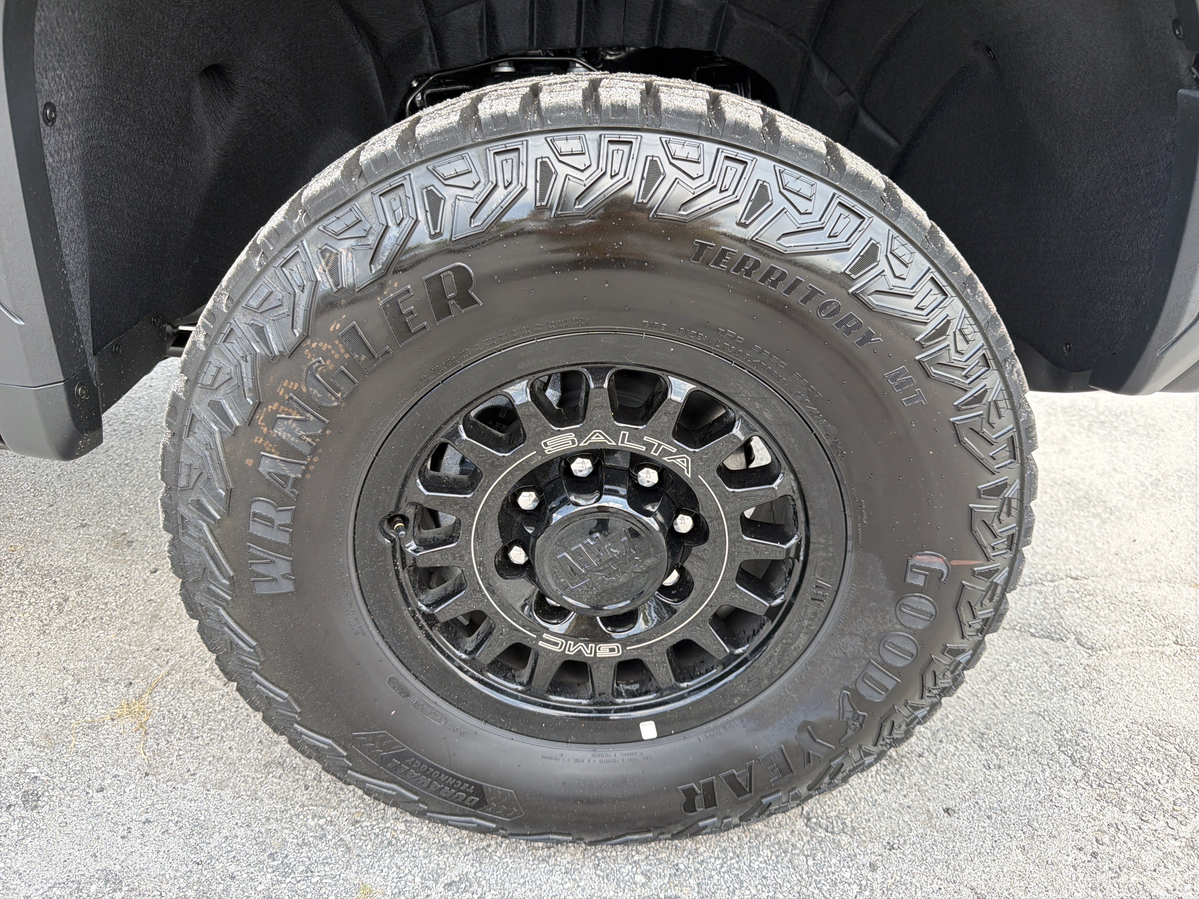New 2026 GMC Sierra 2500 AT4X w/ AT4X AEV Edition AWD/4WD image 13