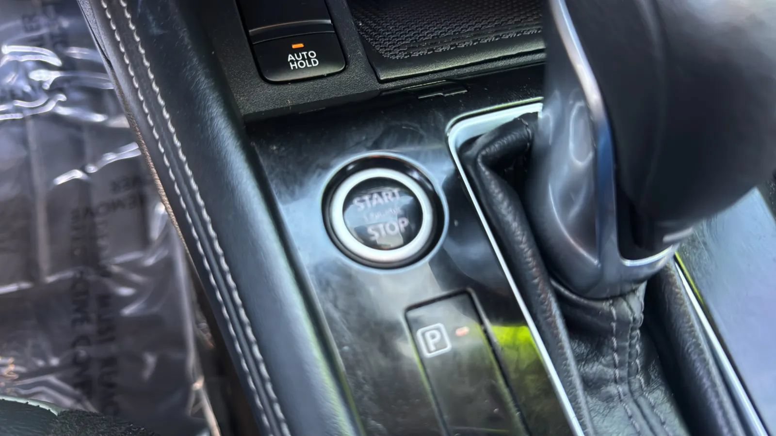Used 2022 Nissan Kicks SR w/ Premium Package FWD image 16