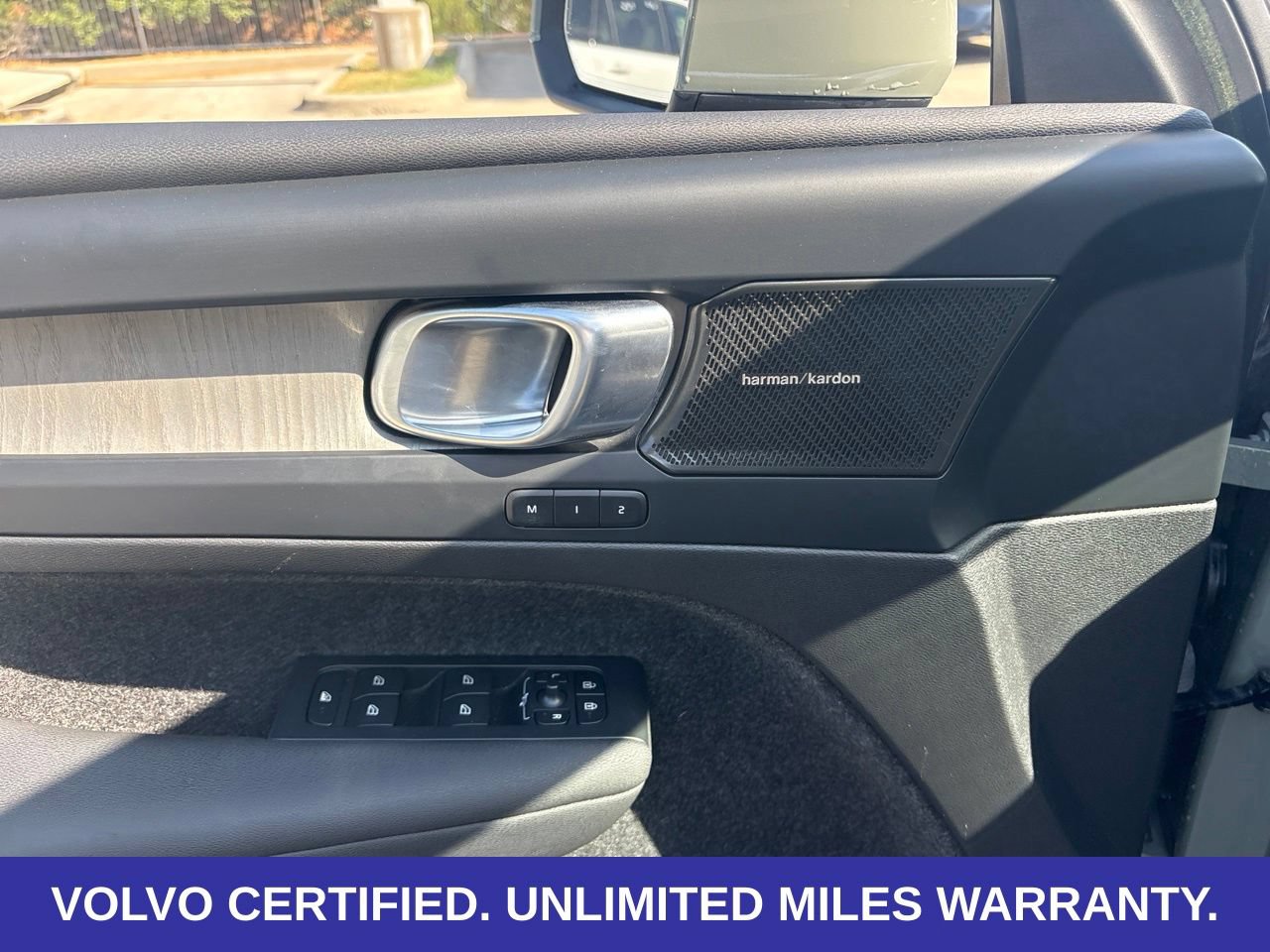 Certified 2023 Volvo XC40 B5 Plus w/ Driver Assist Package AWD/4WD image 18