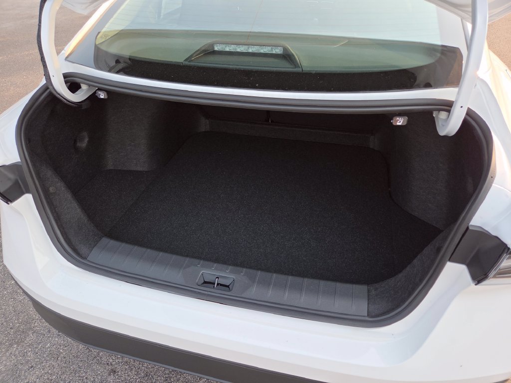 New 2026 Nissan Sentra SV w/ SV Convenience Package FWD image 17