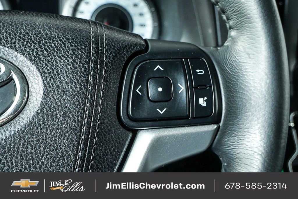 Used 2016 Toyota Sienna SE image 12