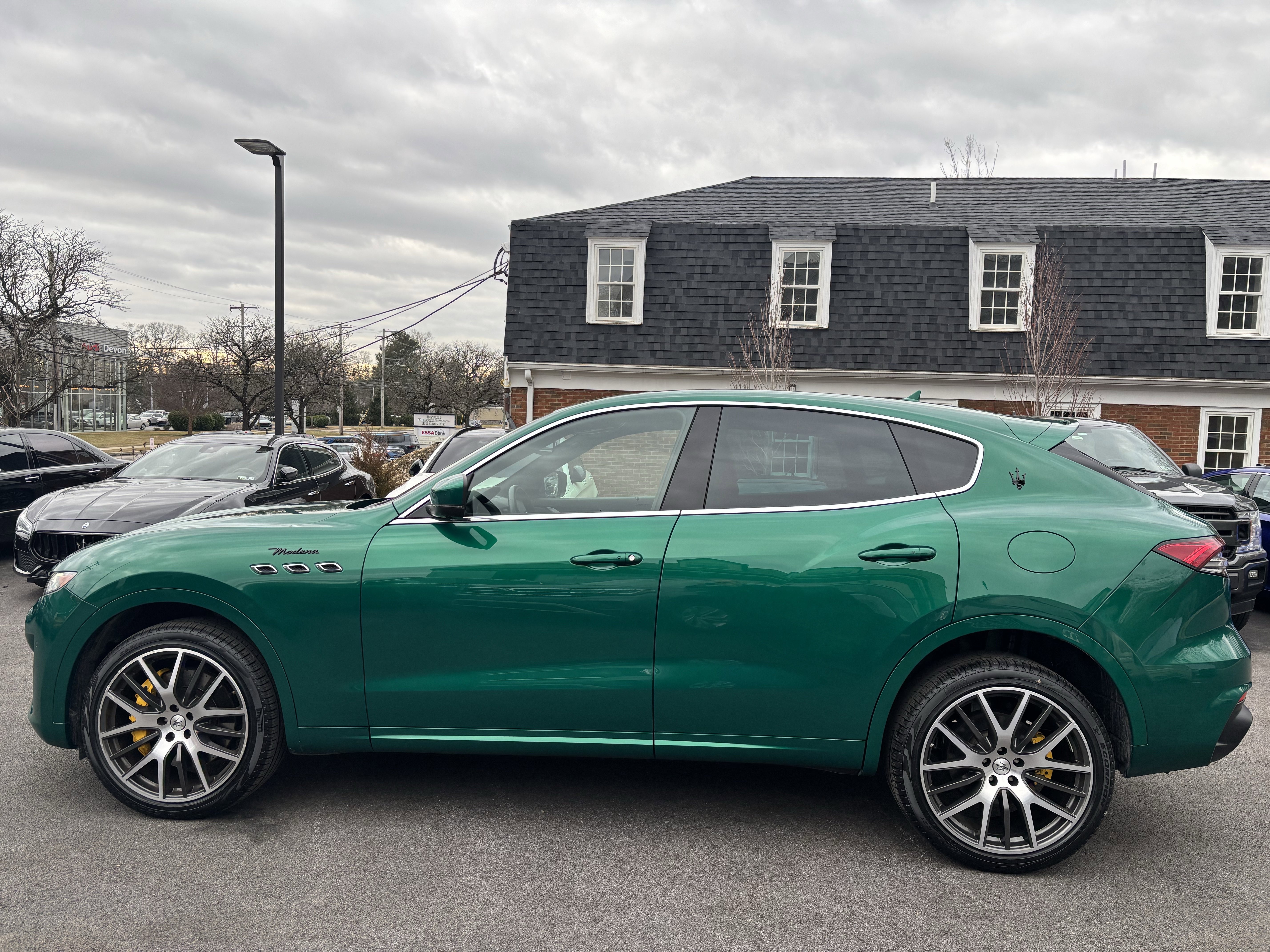 Used 2022 Maserati Levante Modena AWD/4WD image 2