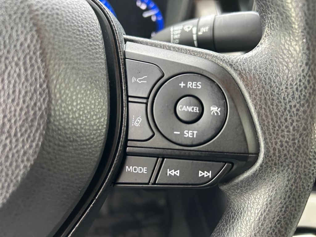 Used 2022 Toyota Corolla LE FWD image 11