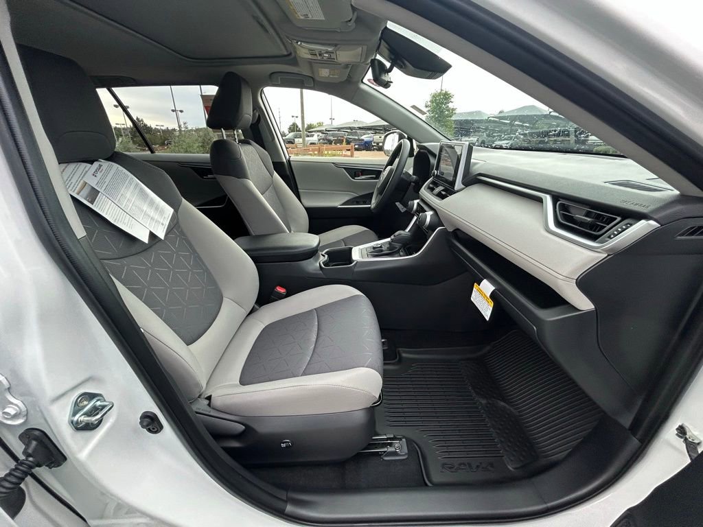 Used 2025 Toyota RAV4 XLE image 52