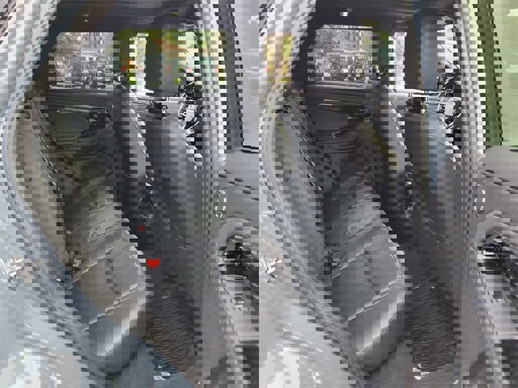 Used 2023 Land Rover Range Rover Evoque R-Dynamic S image 15