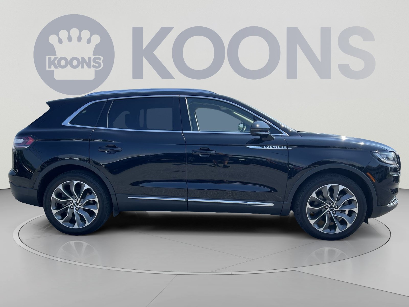 Used 2021 Lincoln Nautilus Reserve w/ Cargo Utility Package AWD/4WD image 8