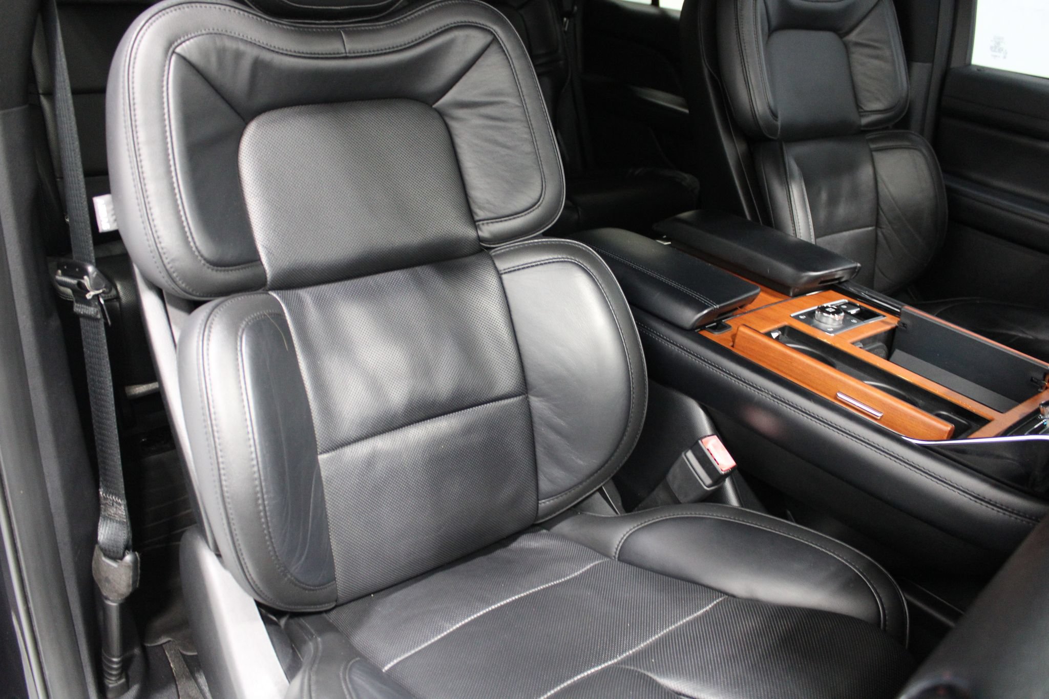 Used 2019 Lincoln Navigator Reserve AWD/4WD image 30