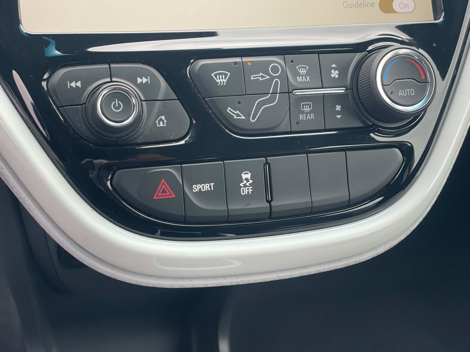 Used 2019 Chevrolet Bolt LT FWD image 17