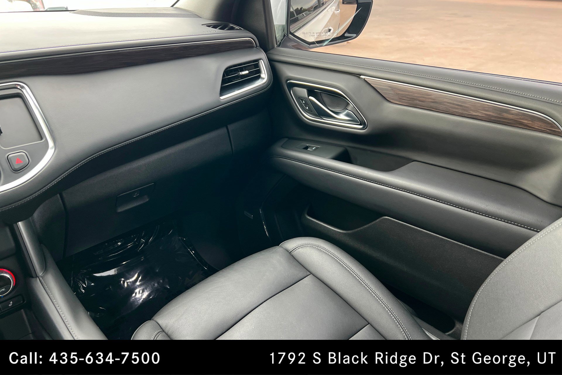 Used 2022 Chevrolet Tahoe Z71 w/ Luxury Package AWD/4WD image 10