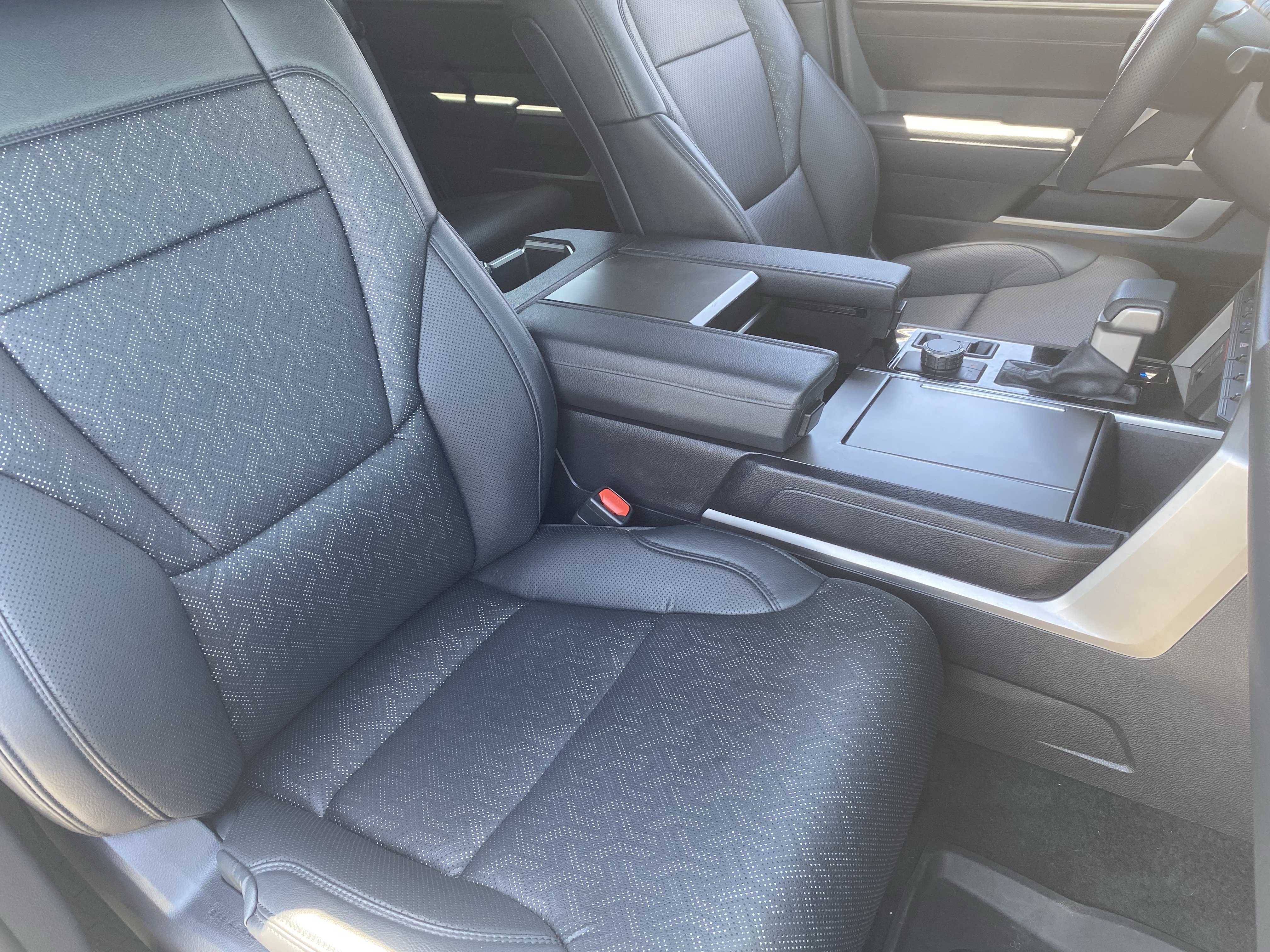 Used 2025 Toyota Sequoia SR5 w/ SR5 Premium Package AWD/4WD image 8