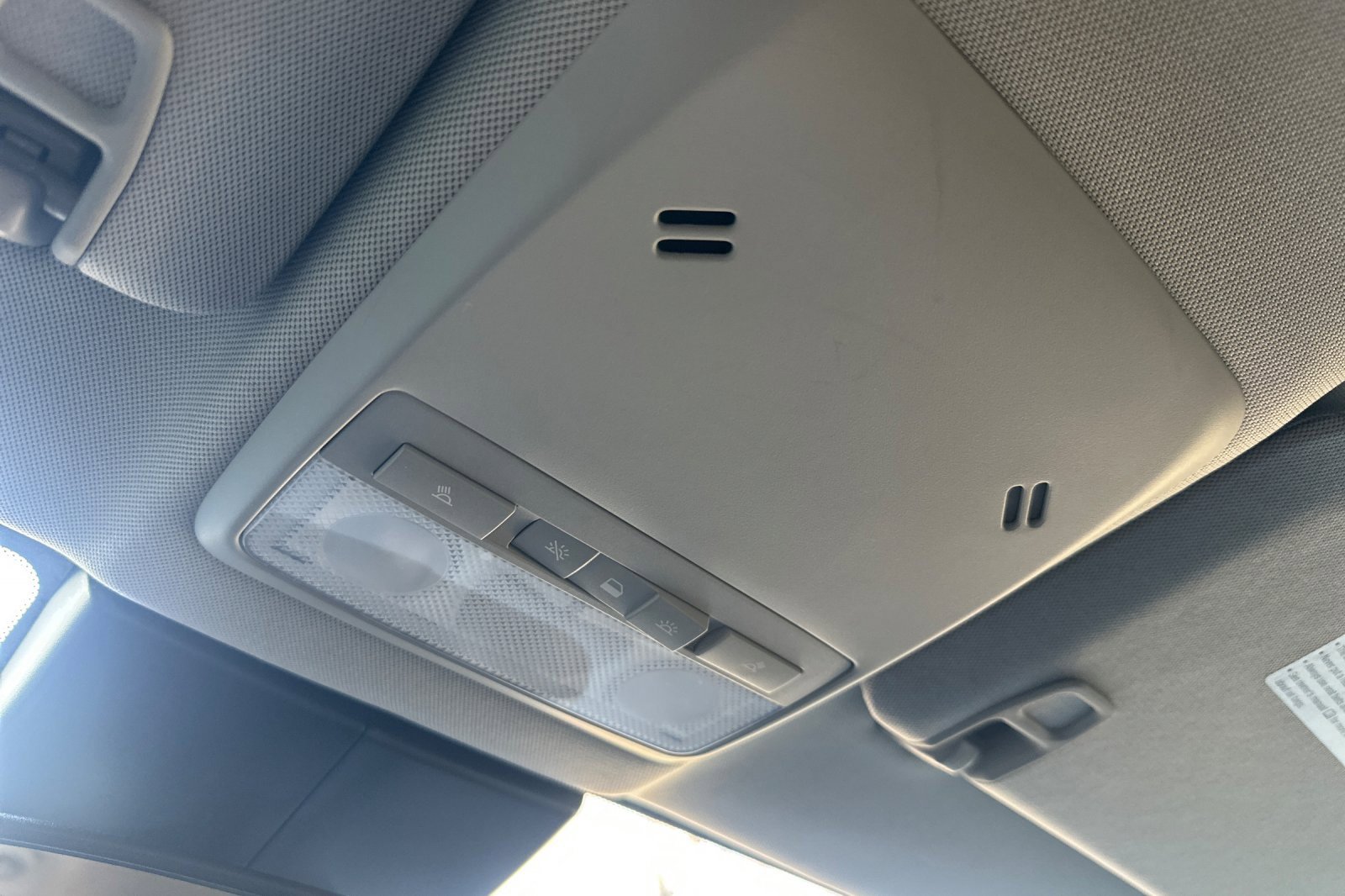 Used 2022 Chevrolet Trax LT w/ LT Convenience Package image 24