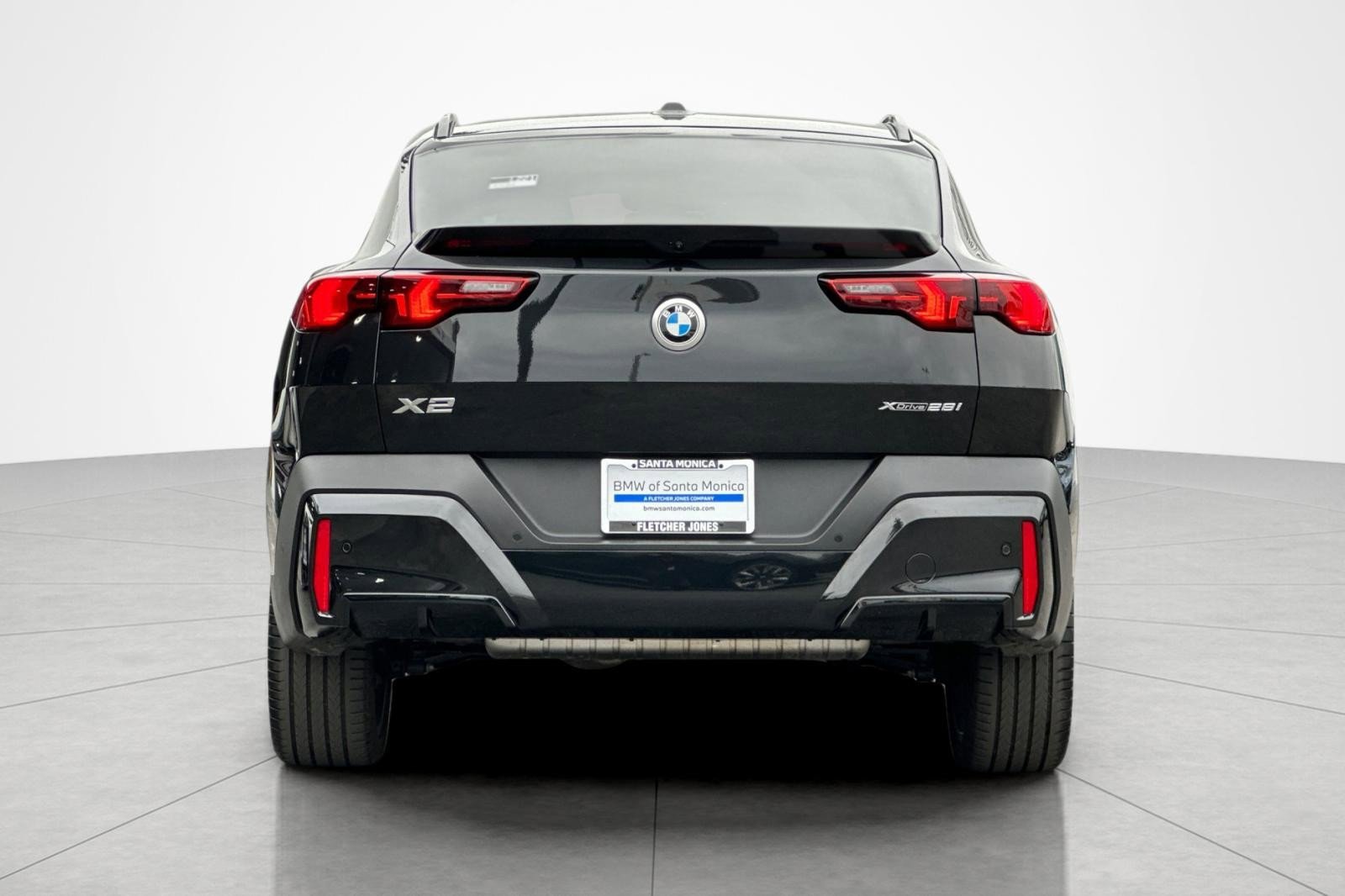 Used 2025 BMW X2 xDrive28i w/ Technology Package AWD/4WD image 4