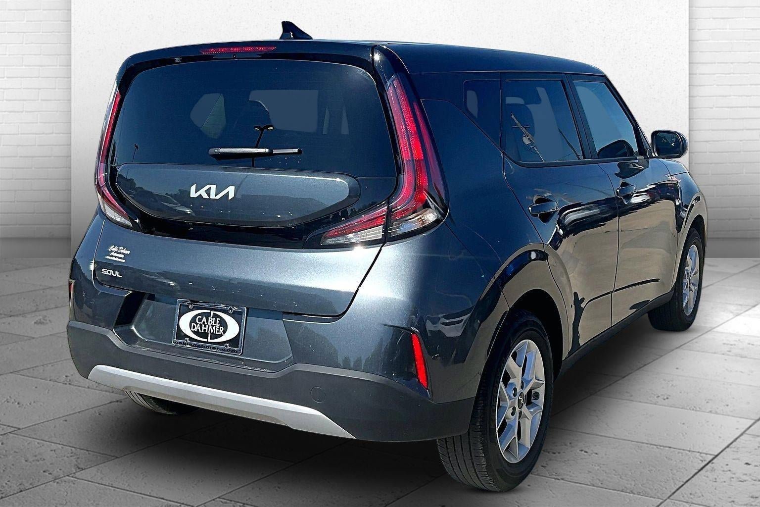 Used 2025 Kia Soul LX w/ LX Technology Package FWD image 5