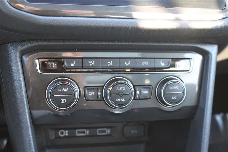 Used 2018 Volkswagen Tiguan SEL image 18