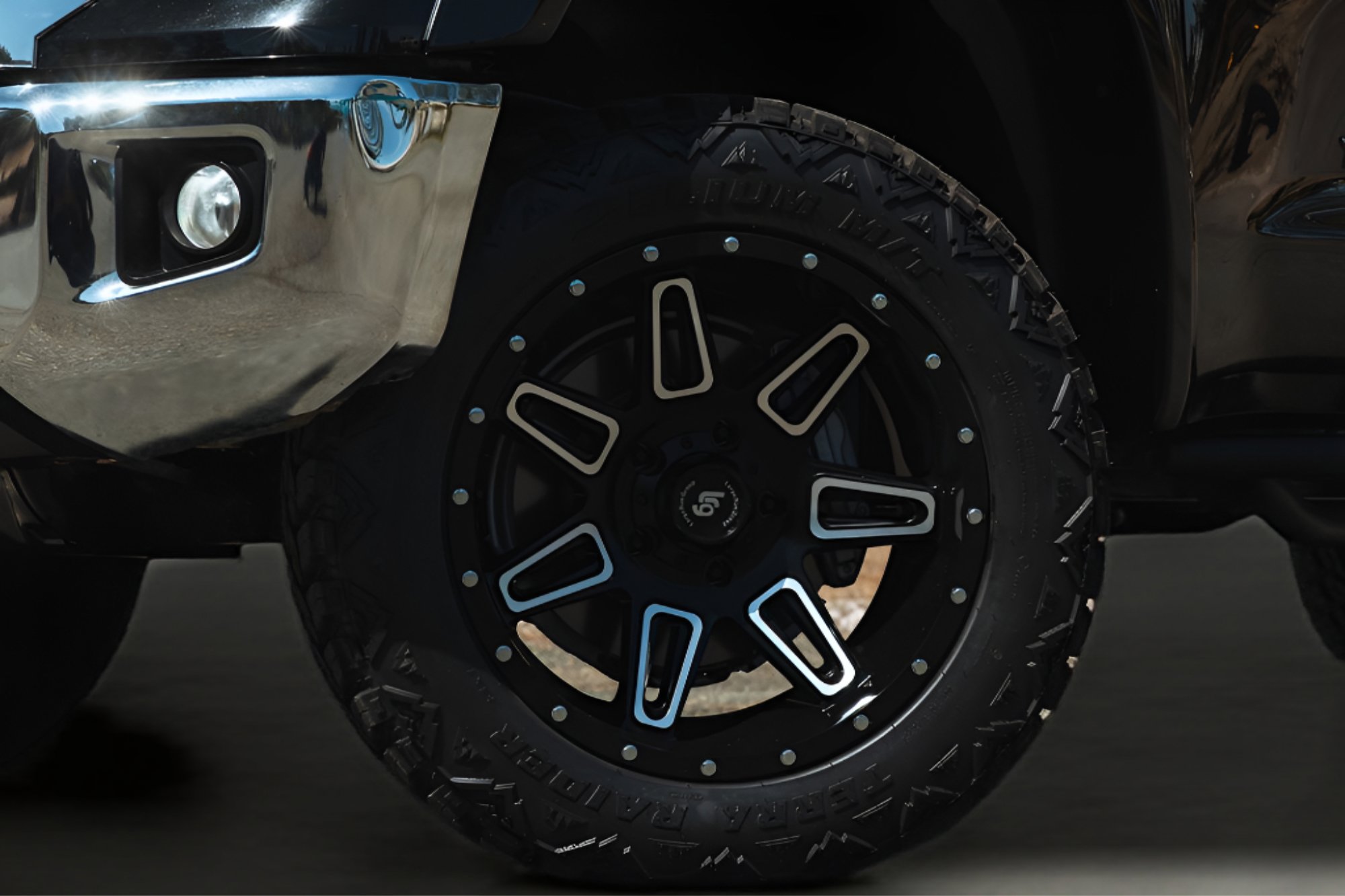 Used 2014 Toyota Tundra SR5 AWD/4WD image 4