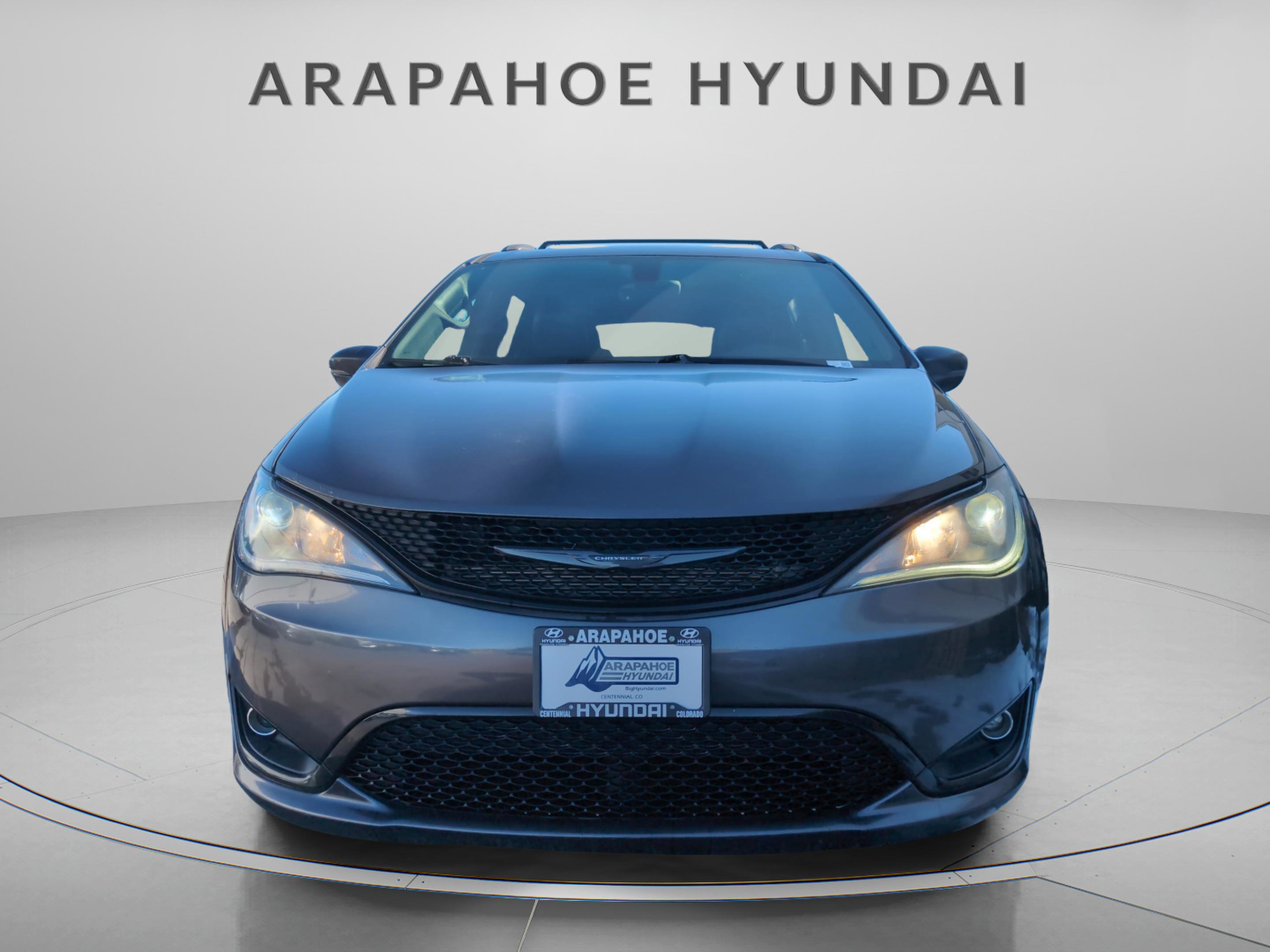 Used 2019 Chrysler Pacifica Limited w/ S Appearance Package image 8