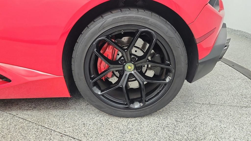 Used 2017 Lamborghini Huracan LP 580-2 RWD image 17