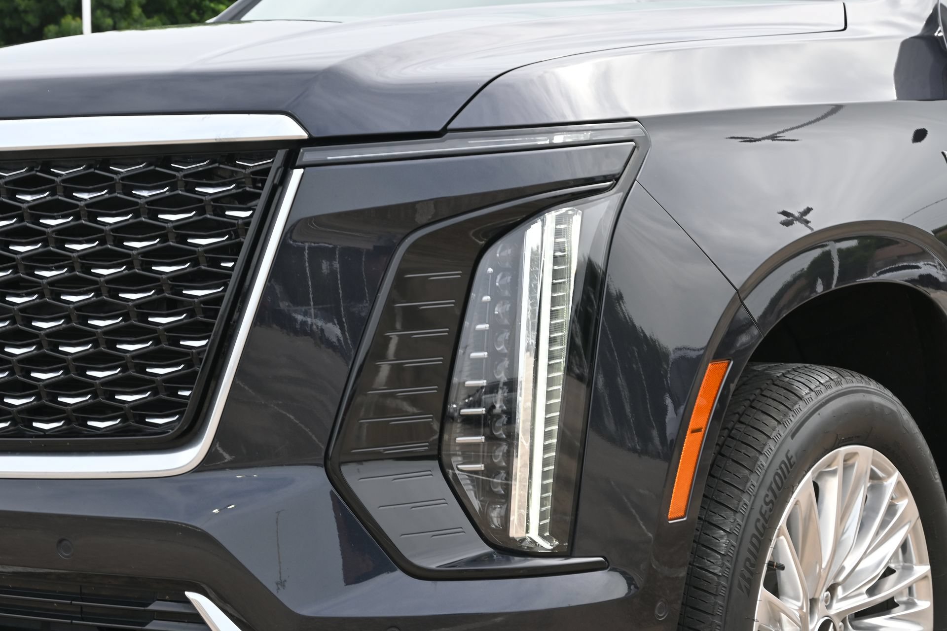 Certified 2025 Cadillac Escalade Premium Luxury AWD/4WD image 28