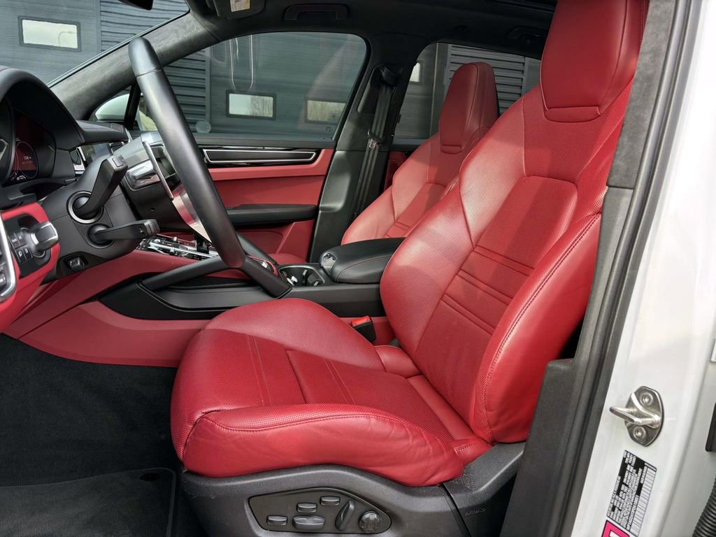 Used 2023 Porsche Cayenne GTS image 16