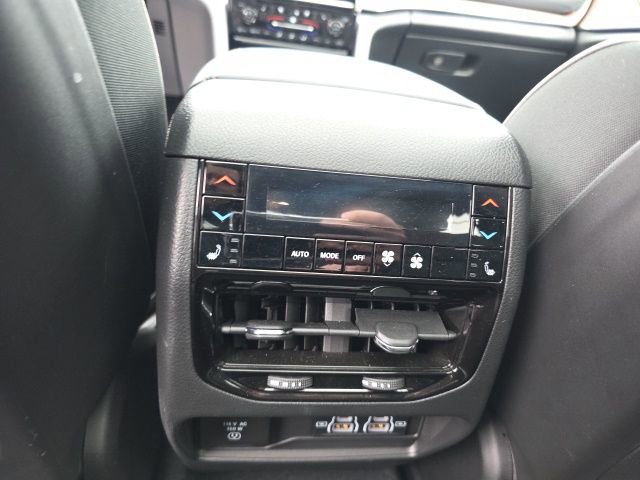 Used 2024 Jeep Grand Cherokee Summit AWD/4WD image 17