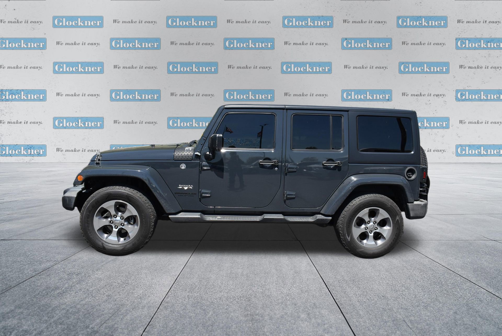 Used 2016 Jeep Wrangler Unlimited Sahara w/ Dual Top Group AWD/4WD image 9