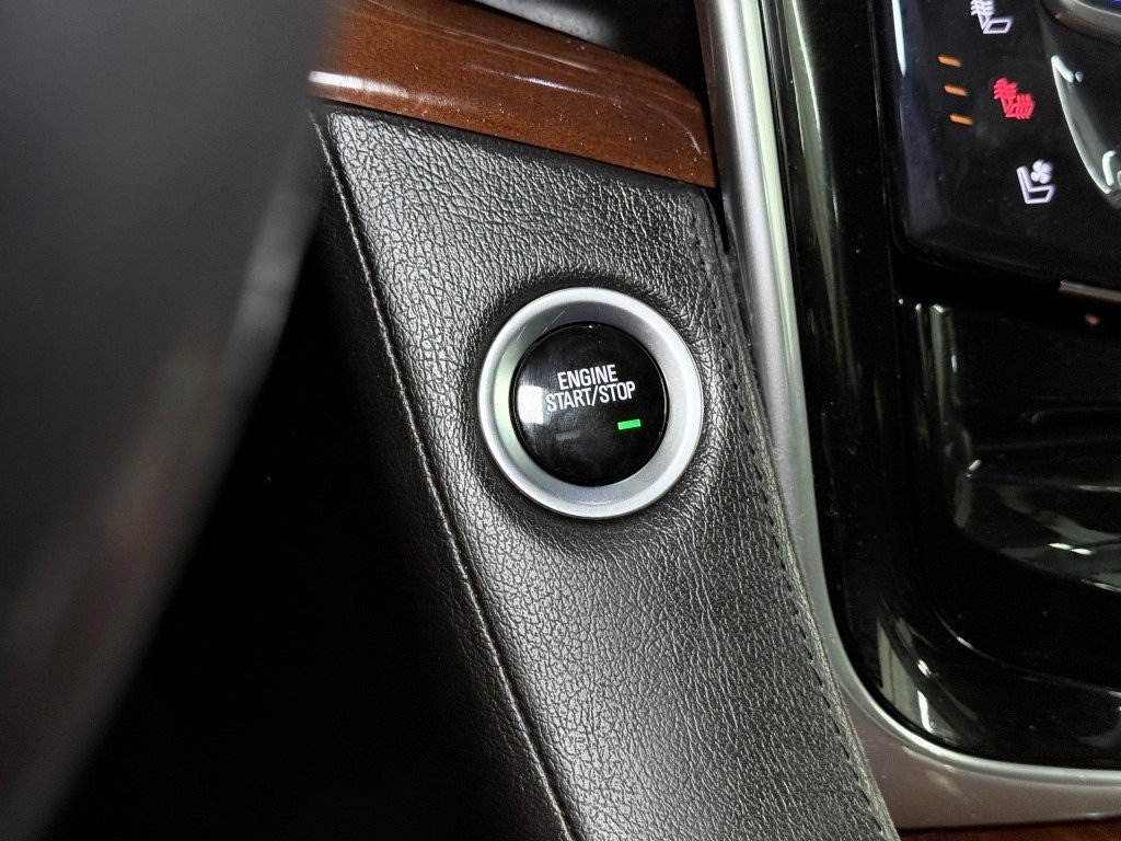 Used 2018 Cadillac Escalade Luxury image 36