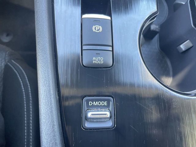 Used 2024 Nissan Rogue SV image 17