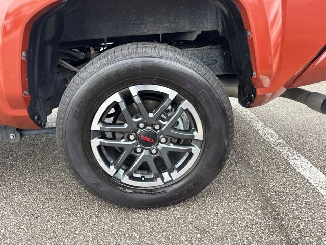 Used 2025 Toyota Tacoma TRD Sport AWD/4WD image 5