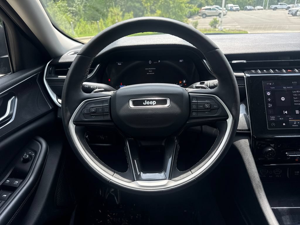 Used 2023 Jeep Grand Cherokee L Laredo w/ Luxury Tech Group I AWD/4WD image 19
