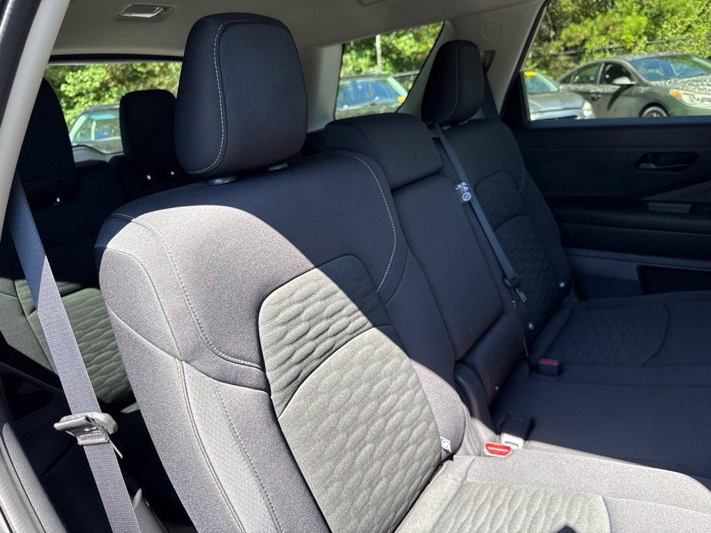 Certified 2025 Nissan Pathfinder SV FWD image 38