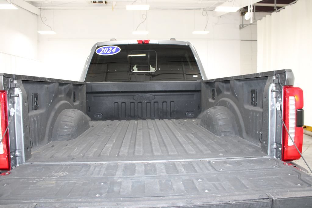 Used 2024 Ford F350 Lariat w/ Sport Appearance Package AWD/4WD image 32