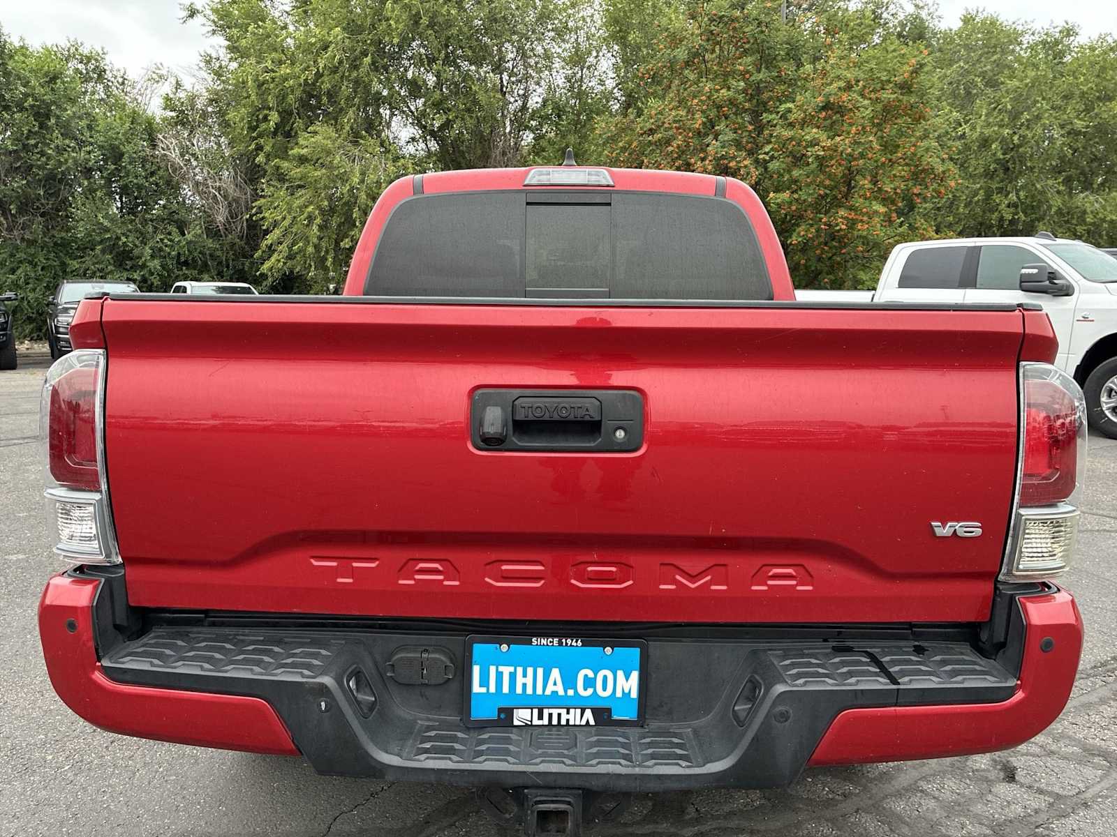 Used 2021 Toyota Tacoma TRD Off-Road w/ Technology Package AWD/4WD image 18