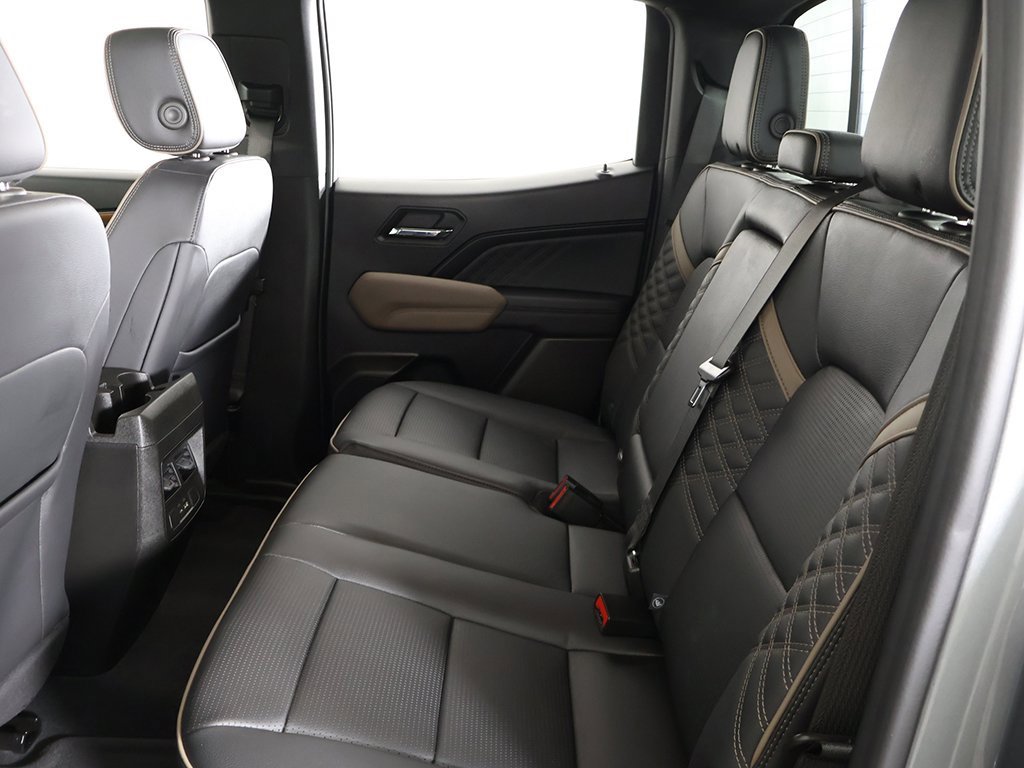 Used 2023 GMC Canyon Denali image 39