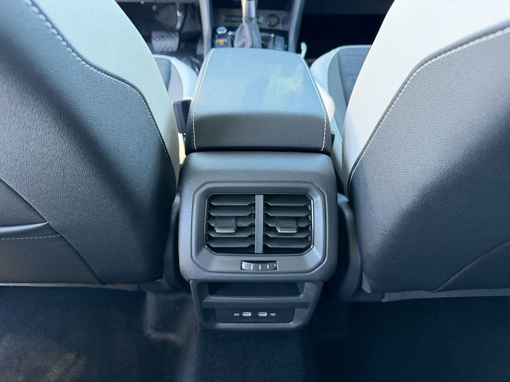 New 2026 Volkswagen Taos SE image 24
