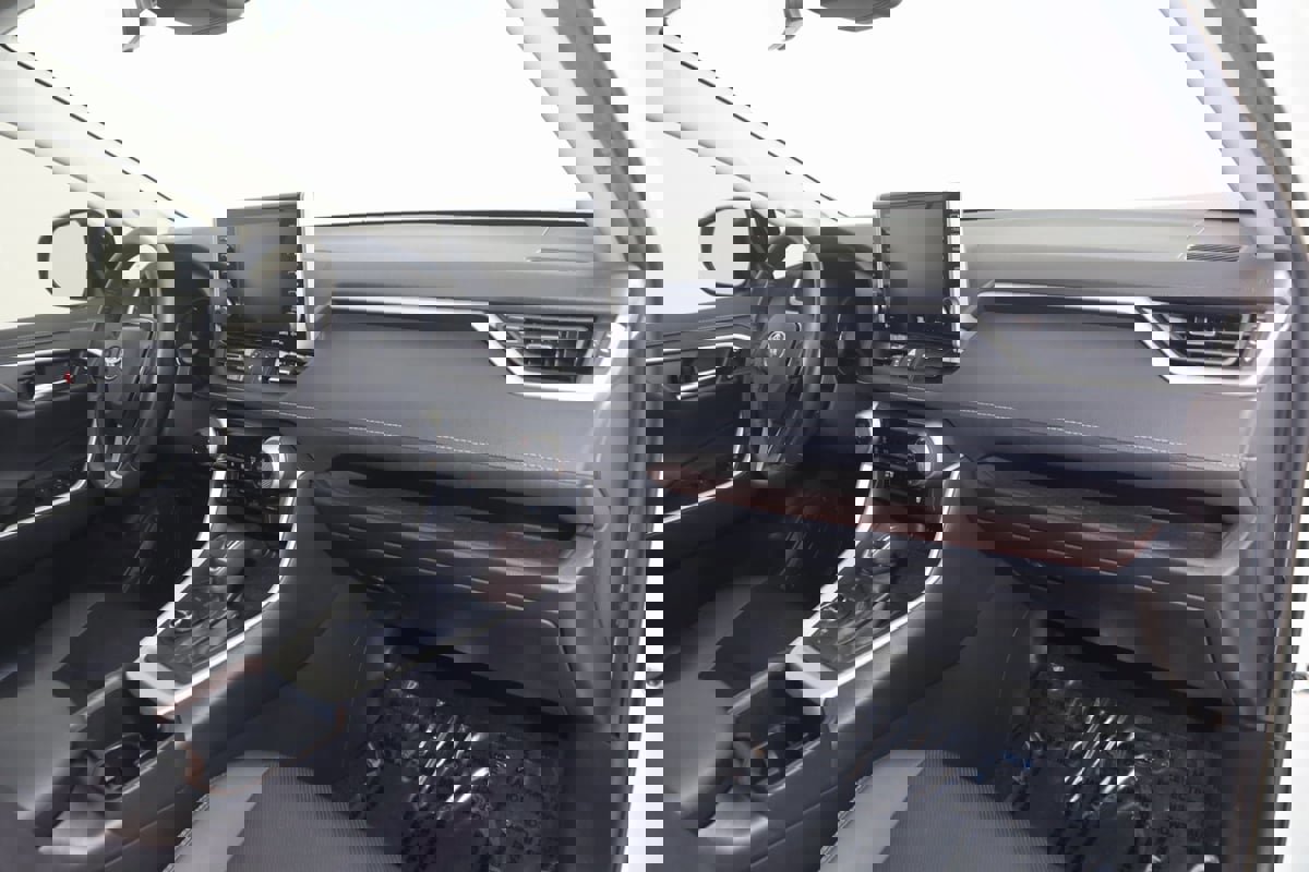 Used 2022 Toyota RAV4 Limited image 36