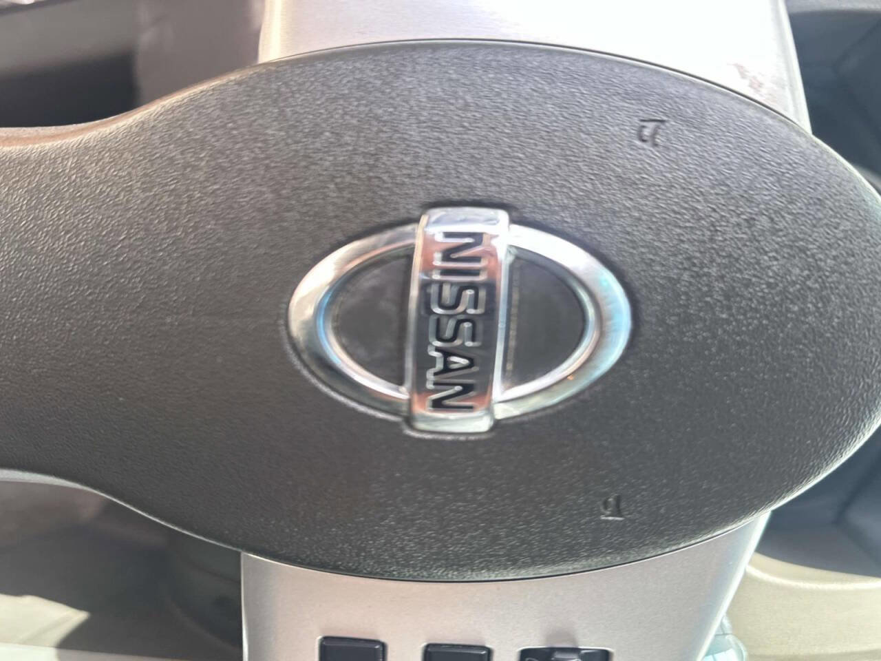 Used 2010 Nissan Pathfinder LE w/ Navigation Pkg image 13